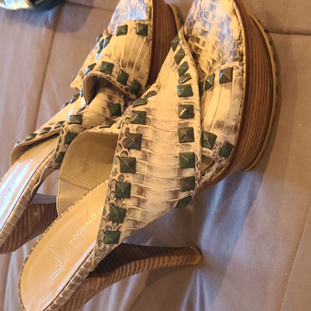 Donald Pliner heels